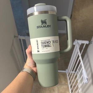 BNWT Stanley Quencher 40oz